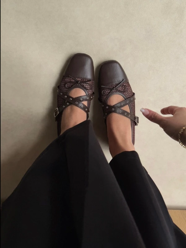 ÇAPRAZ BANTLI FİLELİ BABET KAHVE