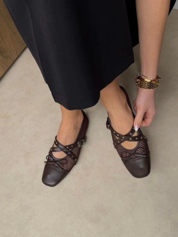 ÇAPRAZ BANTLI FİLELİ BABET KAHVE