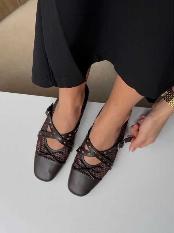 ÇAPRAZ BANTLI FİLELİ BABET KAHVE