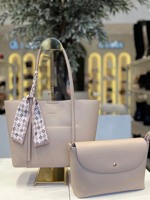 FULAR DETAYLI KADIN ÇANTA VİZON