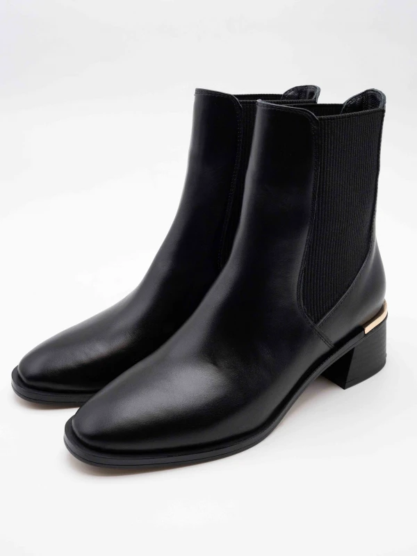GOLD DETAY DERİ BOT SİYAH