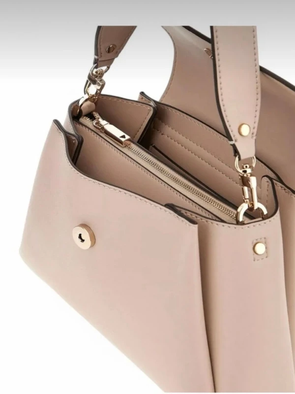 Guess SORA Kadın Marka Logolu Omuz Çantası PUDRA