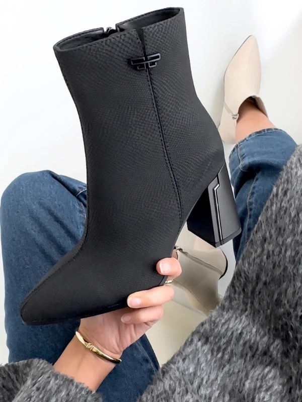 İTHAL TABAN KADIN DERİ BOT SİYAH