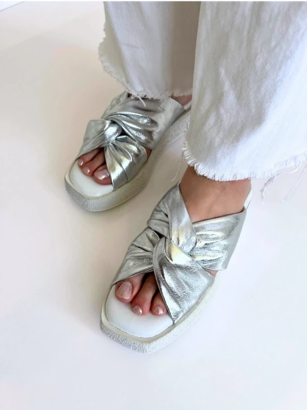 GÜMÜŞ DERİ TERLİK