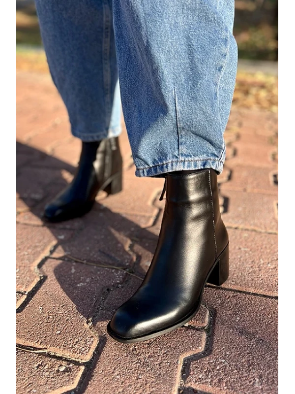 KARE BURUNLU DERİ BOT SİYAH