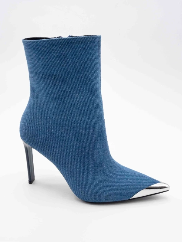 METAL DETAYLI TOPUKLU BOT DENİM