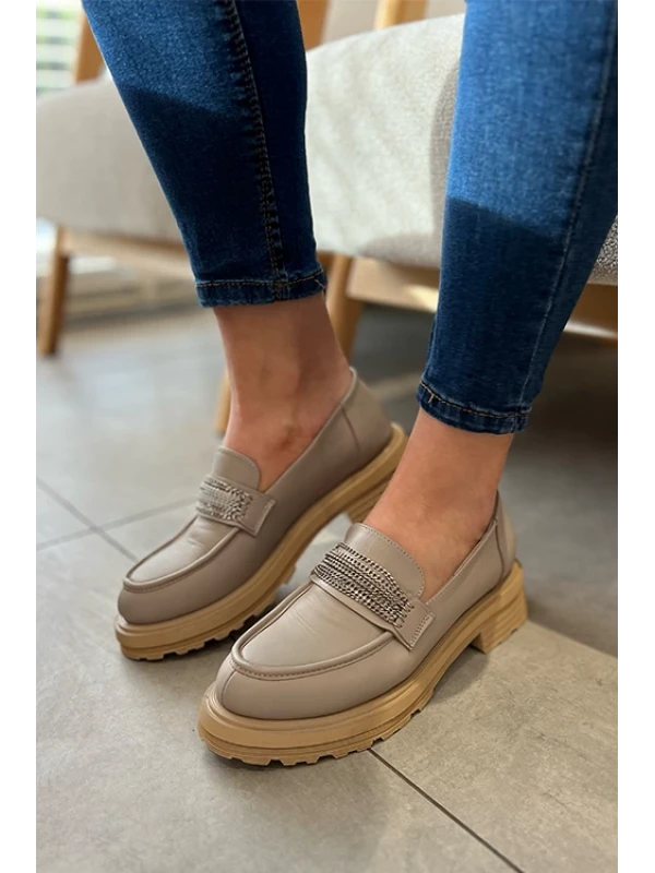 ÖN ZİNCİR DETAYLI LOAFER VİZON