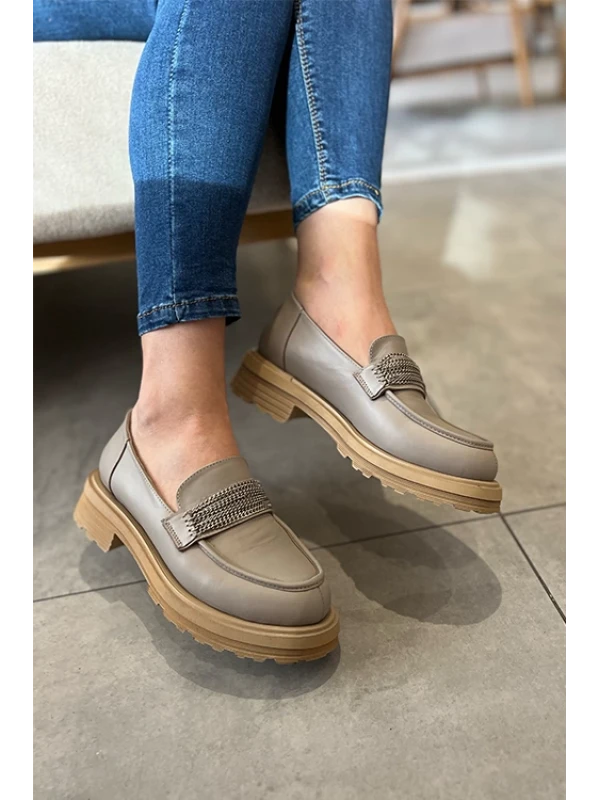 ÖN ZİNCİR DETAYLI LOAFER VİZON