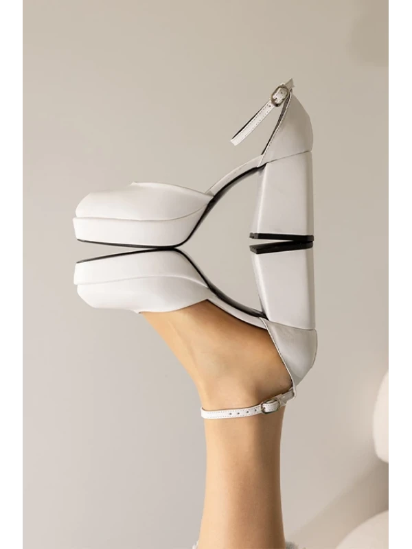 BİLEK BANTLI PLATFORM SANDALET