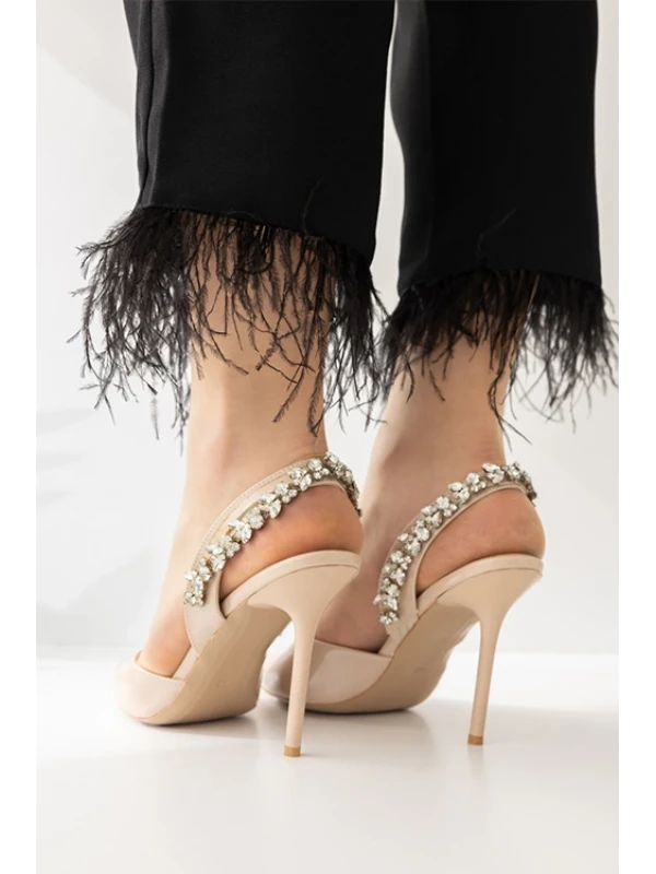 TAŞ BANT DETAYLI RUGAN  STİLETTO BEJ