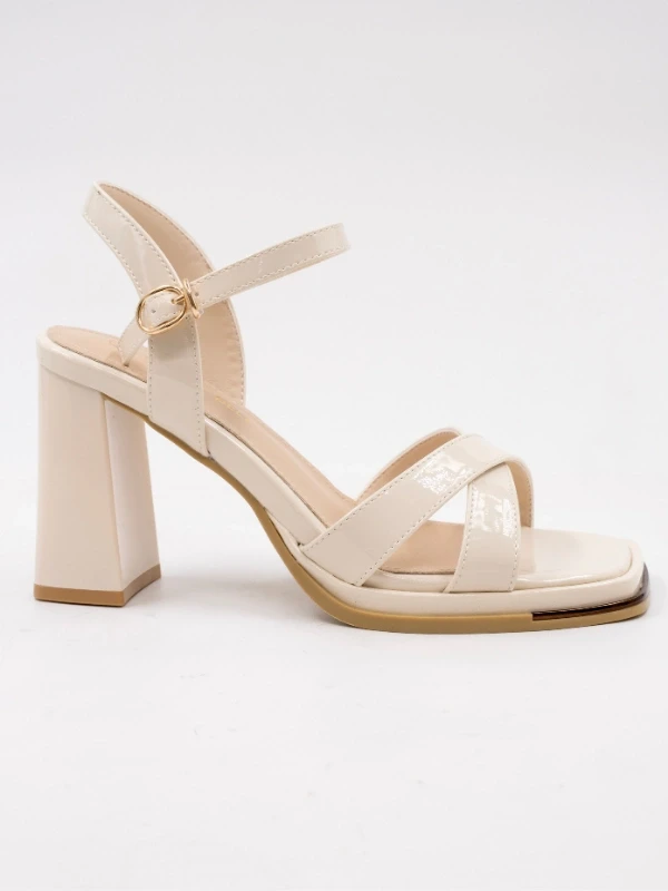 RUGAN PLATFORM TOPUKLU SANDALET BEJ