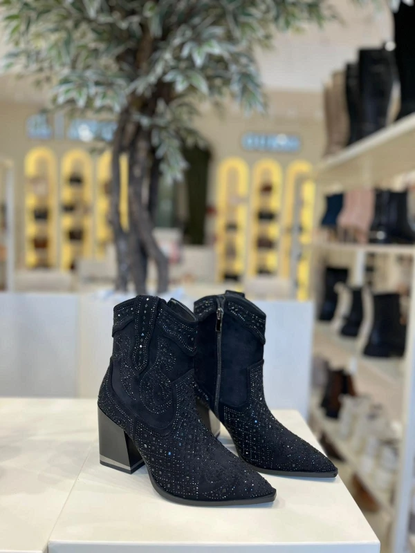 TAŞ DETAY SÜET DERİ BOT SİYAH