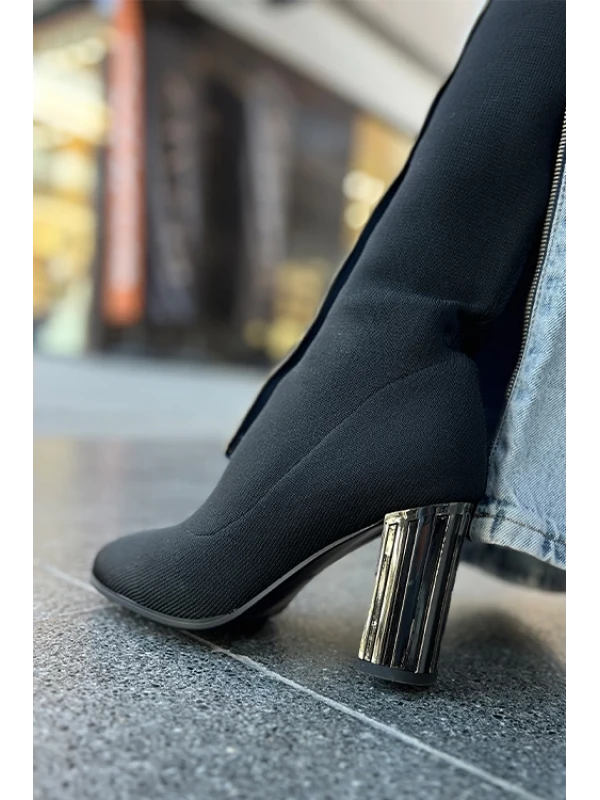 TOPUKLU UZUN TRİKO ÇİZME SİYAH