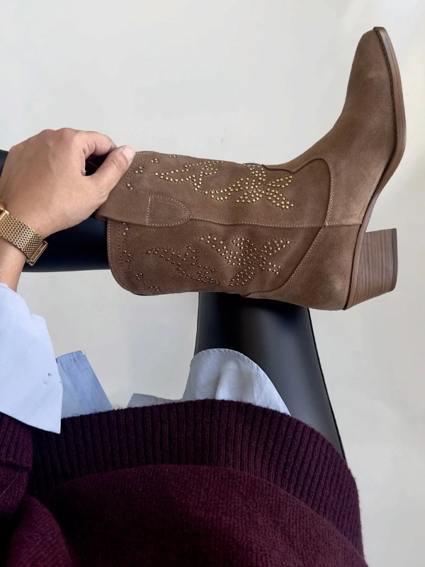 TROK DETAY SÜET DERİ BOT TABA