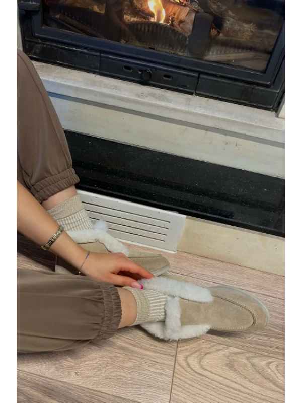 ÜST PELUŞ DETAYLI  YARIM BOT BEJ