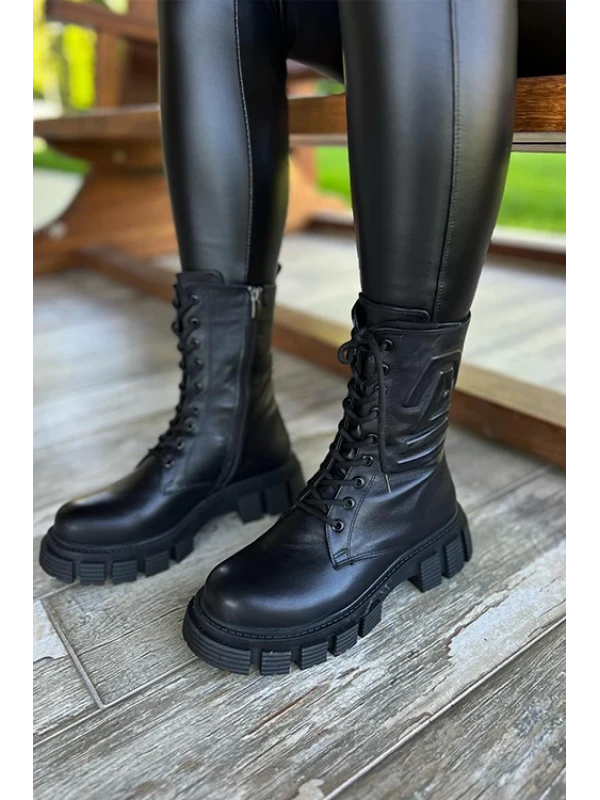 KABARTMA DETAYLI POSTAL BOT SİYAH