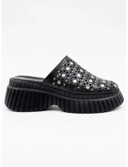 TAŞ DETAY DERİ KADIN TERLİK SİYAH