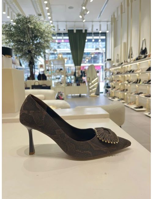 BASKI DETAY SÜET DERİ STİLETTO KAHVE