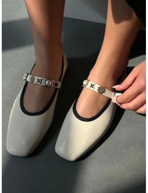 BROŞ TOKA DETAYLI BABET KREM