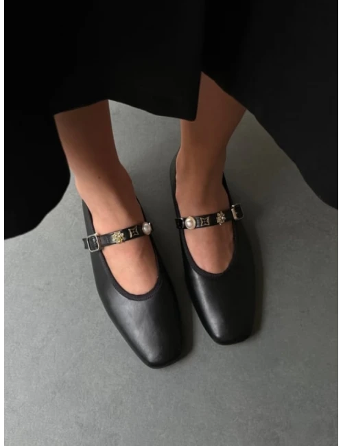 BROŞ TOKA DETAYLI BABET SİYAH