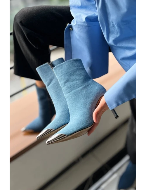 METAL DETAYLI TOPUKLU BOT BUZ MAVİSİ