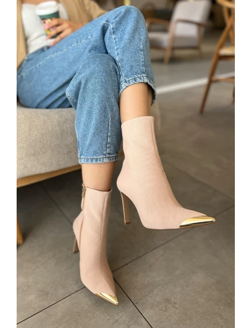 METAL DETAYLI TOPUKLU BOT KREM