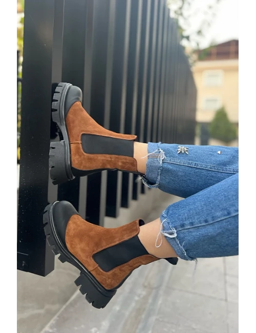 BURUN LASTİK DETAYLI  CHEALSEA  TABA