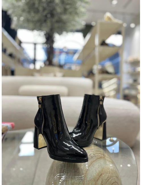 GOLD DETAY RUGAN DERİ BOT SİYAH