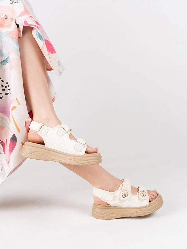 BANT DETAYLI SANDALET BEJ