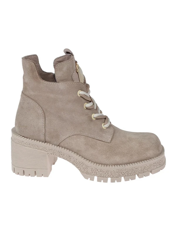 ÇANTA DETAYLI TOPUKLU BOT BEJ