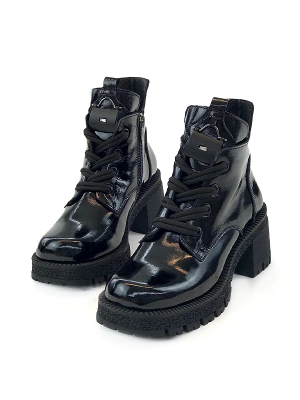 ÇANTA DETAYLI TOPUKLU BOT SİYAH