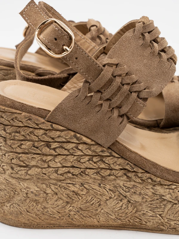 DOLGU TOPUK SÜET DERİ SANDALET VİZON