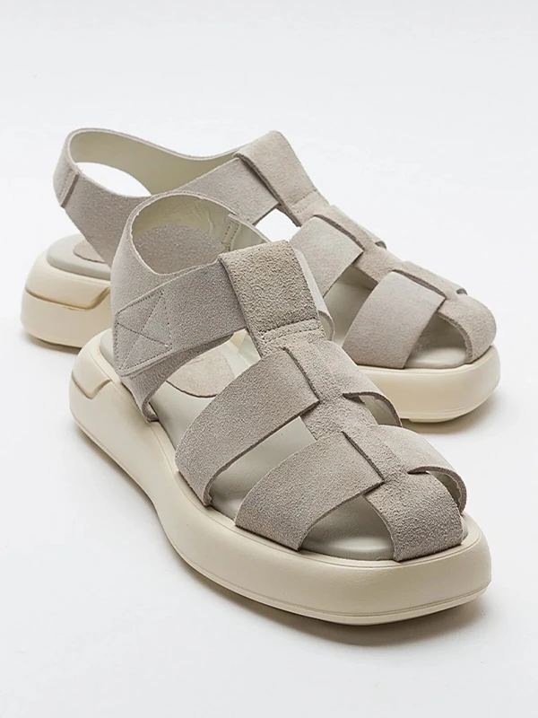 PLATFORM TABANLI SANDALET