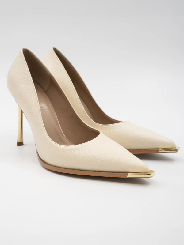 GOLD METAL DETAYLI TOPUKLU BEJ