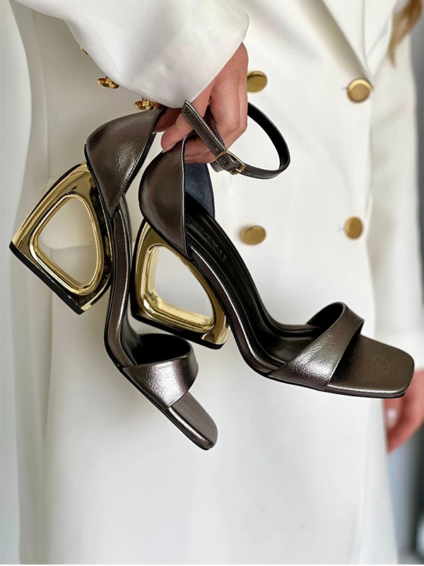 GOLD TOPUK DETAYLI KADIN TOPUKLU PLATİN