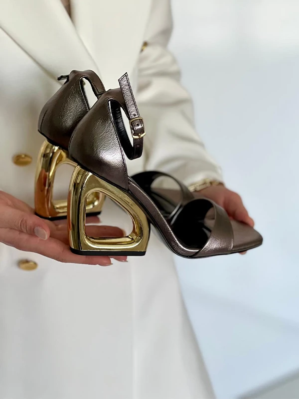 GOLD TOPUK DETAYLI KADIN TOPUKLU PLATİN