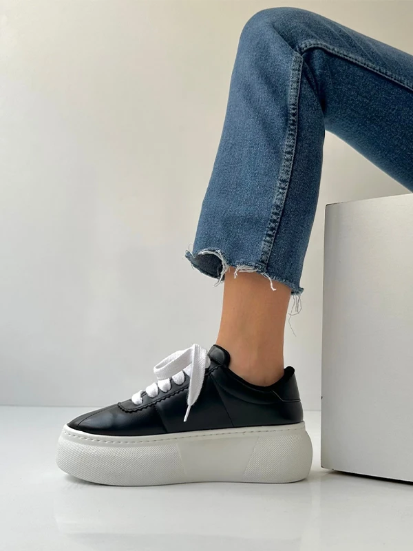 KABARTMA DETAYLI SPOR AYAKKABI