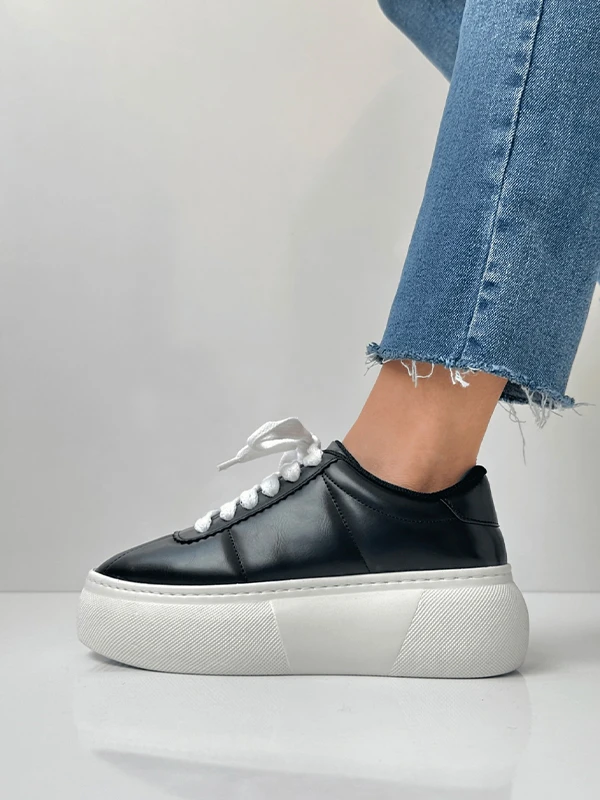 KABARTMA DETAYLI SPOR AYAKKABI