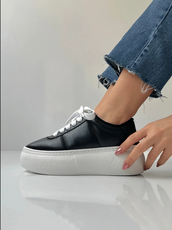 KABARTMA DETAYLI SPOR AYAKKABI