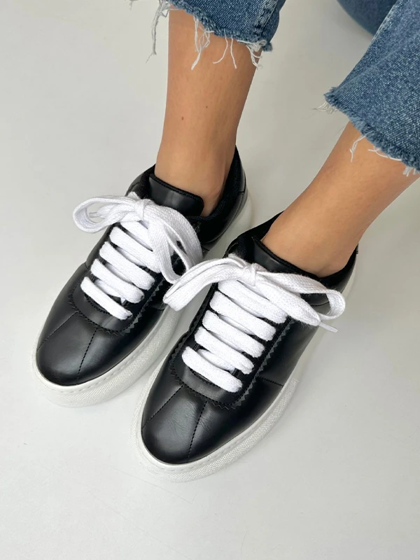 KABARTMA DETAYLI SPOR AYAKKABI