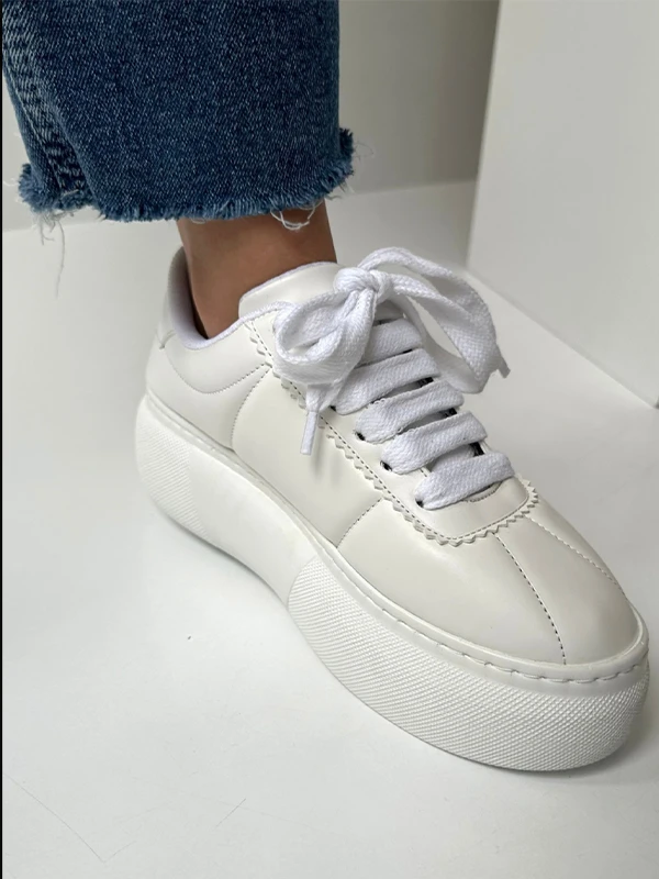 KABARTMA DETAYLI SPOR AYAKKABI