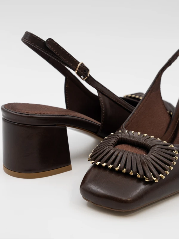 KARE BURUN TOKA DETAYLI TOPUKLU KAHVE