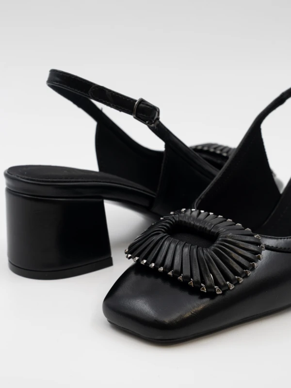 KARE BURUN TOKA DETAYLI TOPUKLU SİYAH