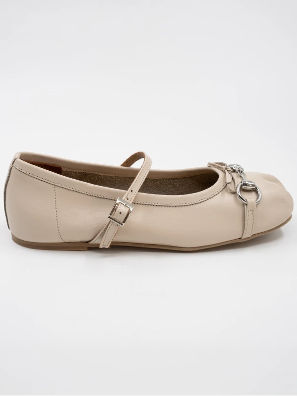 KÜT BURUN FİYONK DETAYLI DERİ BABET BEJ