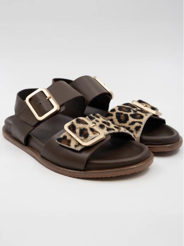 LEOPAR DETAYLI DERİ SANDALET KAHVE