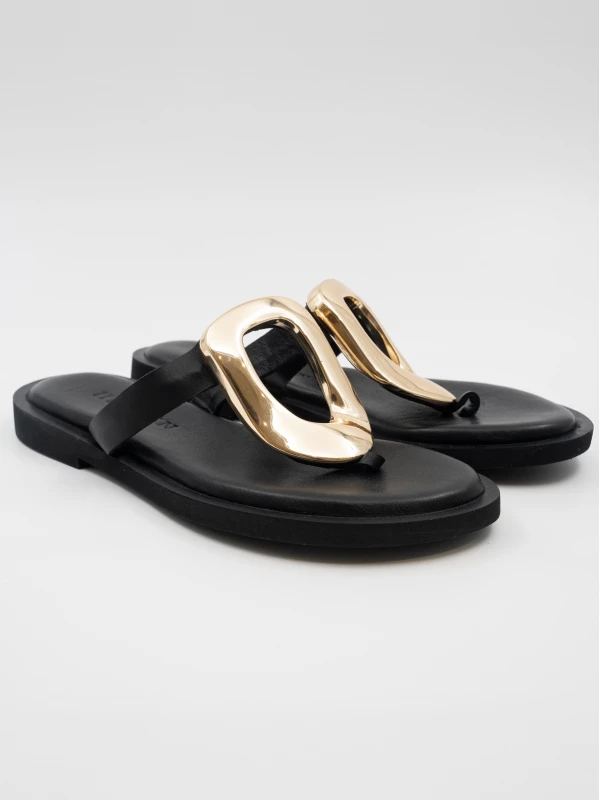 METAL TOKA DETAYLI LEOPAR DERİ TERLİK SİYAH