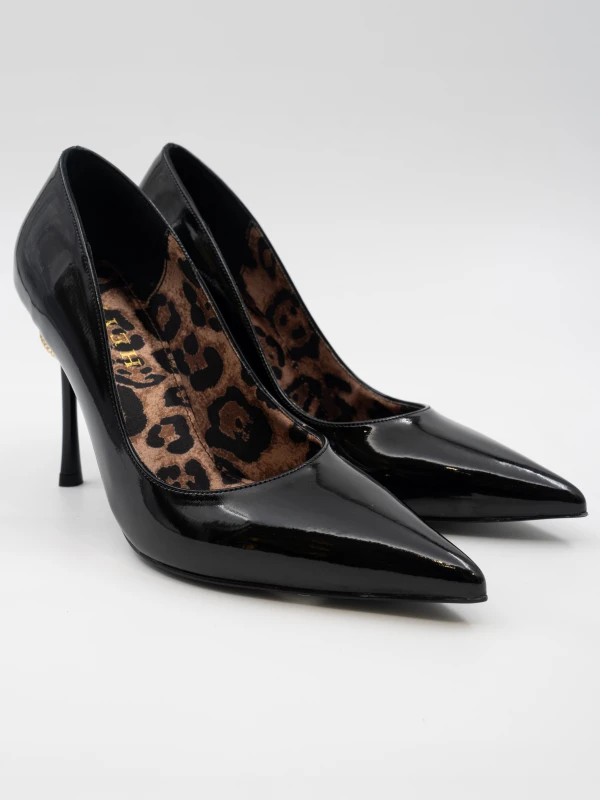 ÖKÇE DETAYLI RUGAN TOPUKLU SİYAH