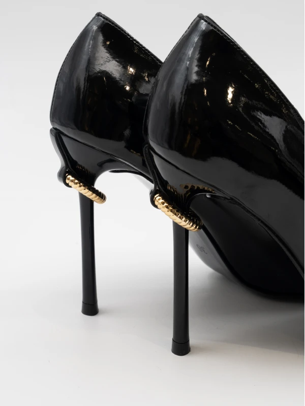 ÖKÇE DETAYLI RUGAN TOPUKLU SİYAH