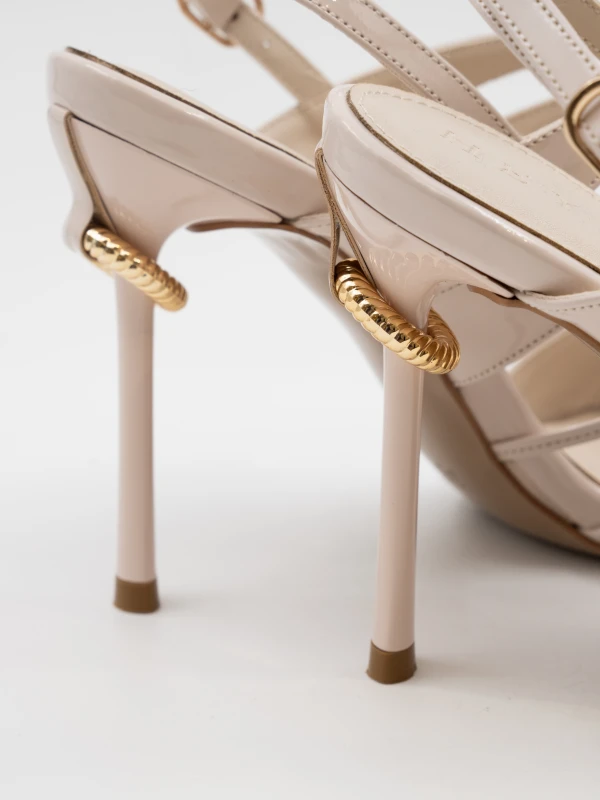 ÖKÇE GOLD TOKA DETAYLI TOPUKLU BEJ