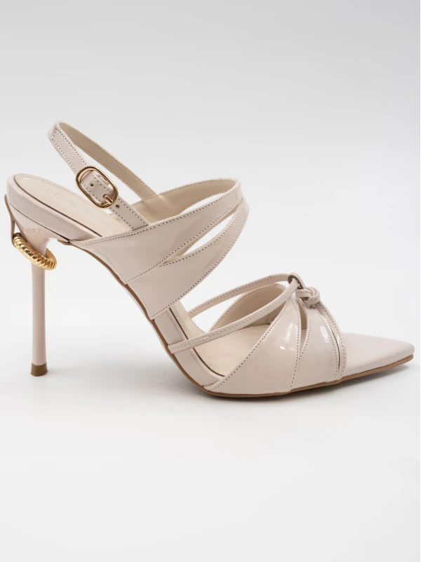 ÖKÇE GOLD TOKA DETAYLI TOPUKLU BEJ